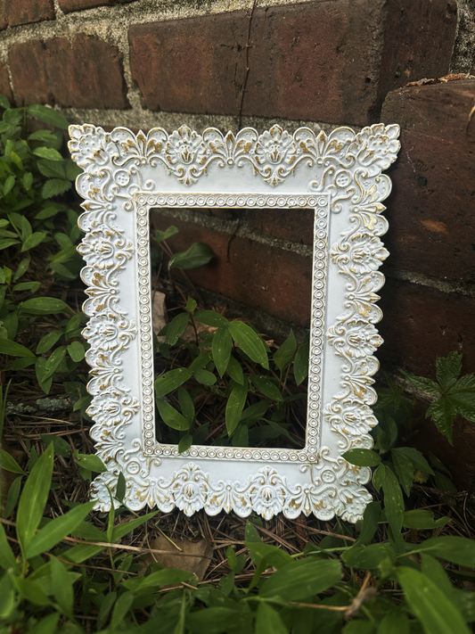 4x6 White and Gold Lace