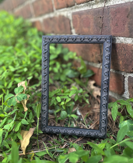 5x7 Vintage Black Ornate